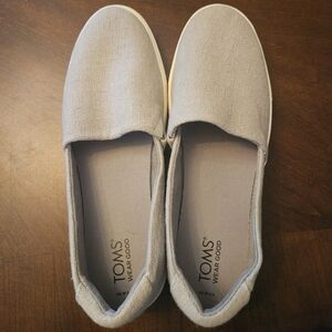 TOMS Women's Light Gray Loafers Size 9.5